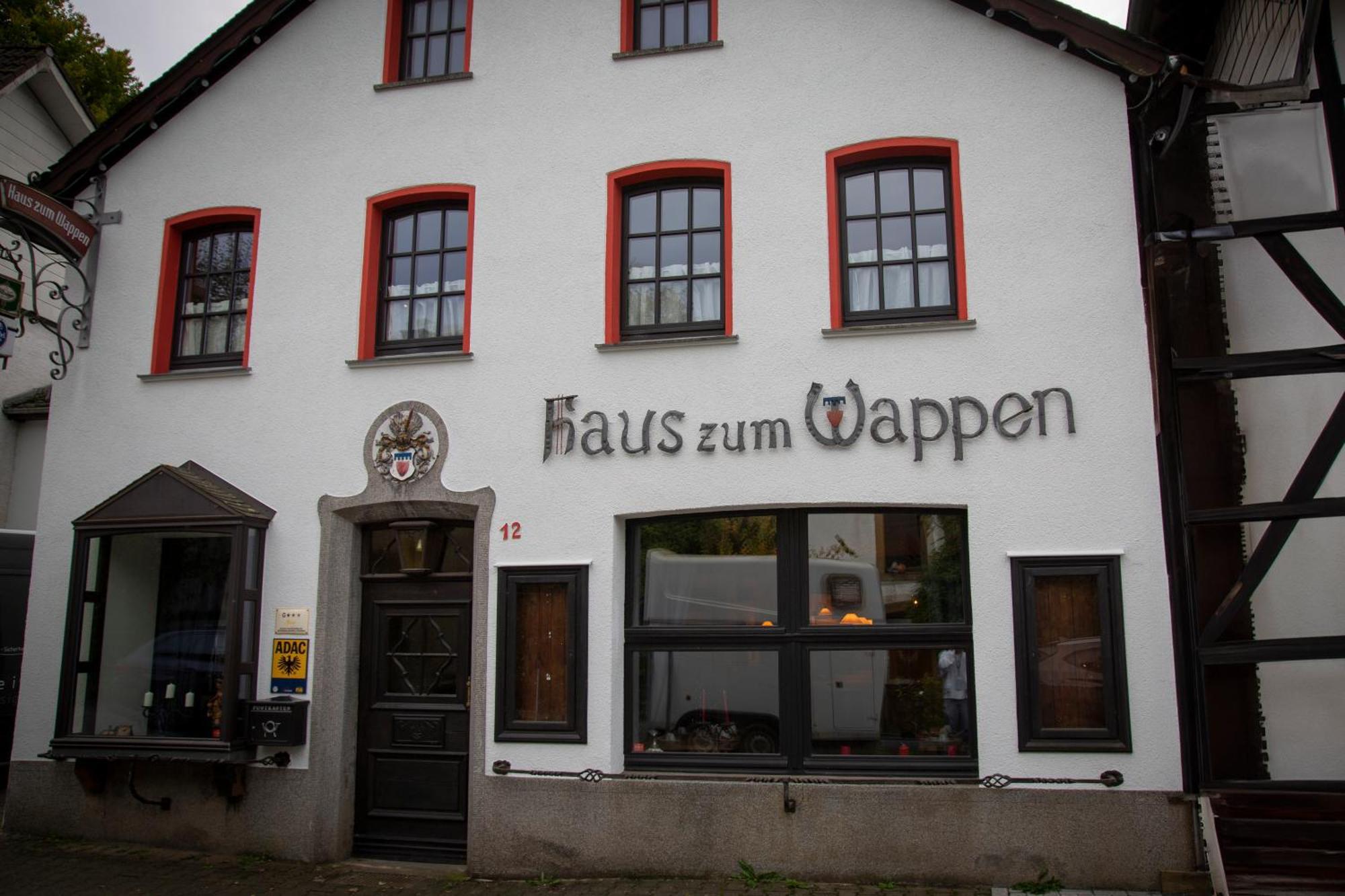 Haus Zum Wappen Hellenthal Exterior foto